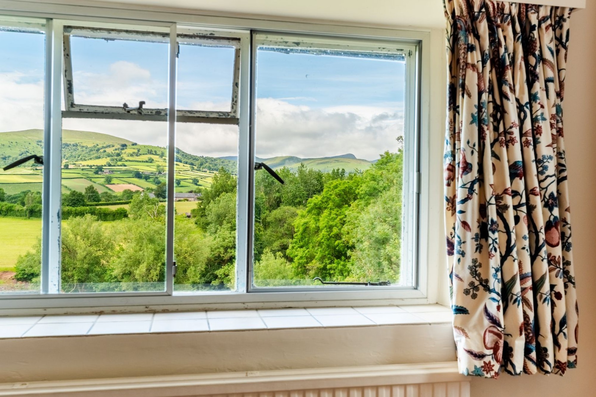Images for Llanhamlach, Brecon, Powys